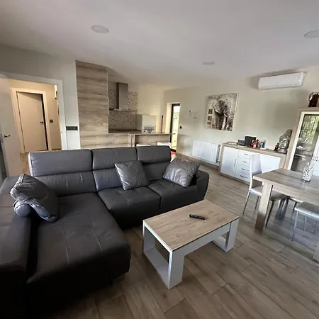 Independiente En Zona Residencial Rural * Jaén